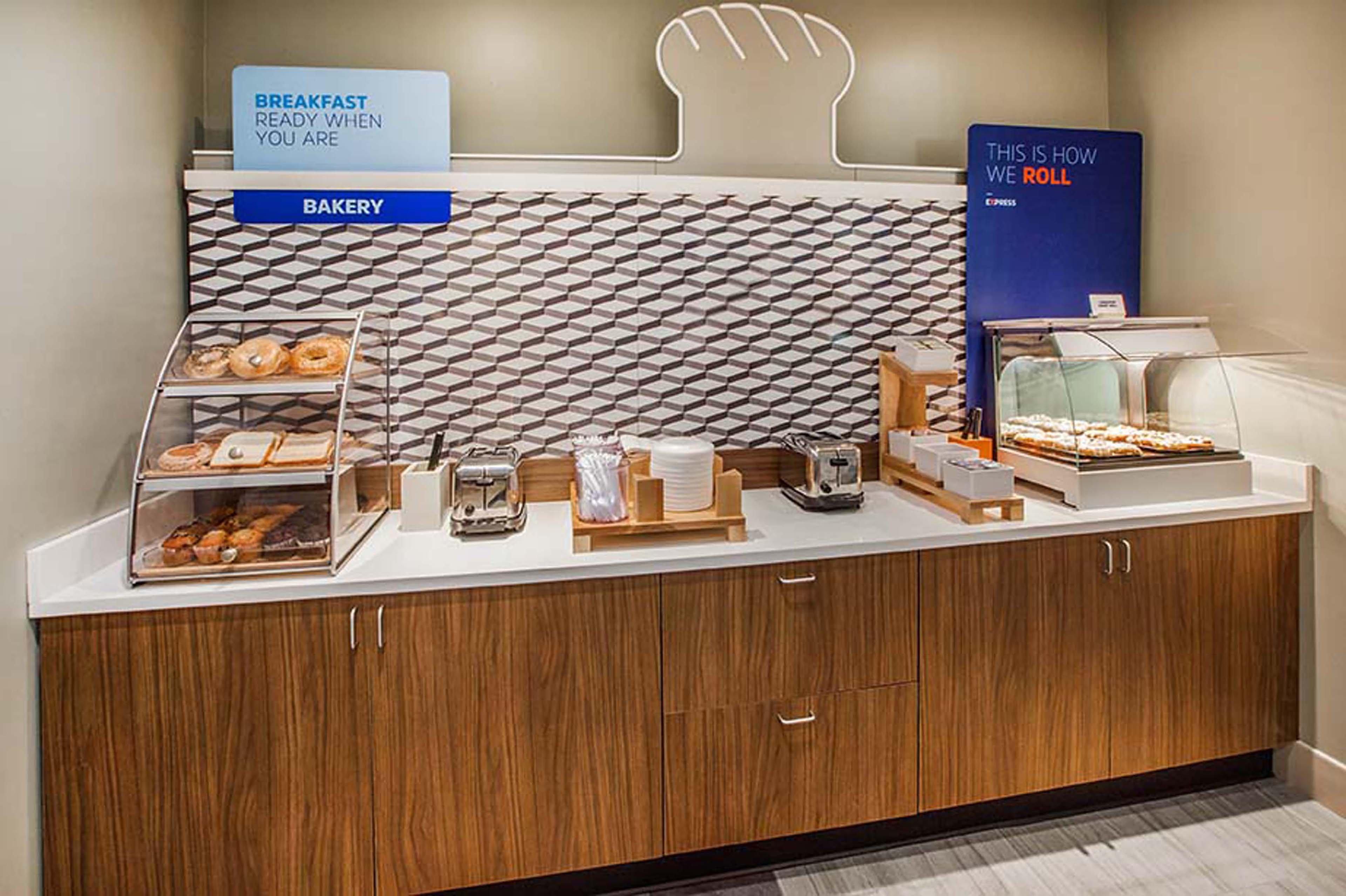 Holiday Inn Express Lawrence By Ihg Buitenkant foto