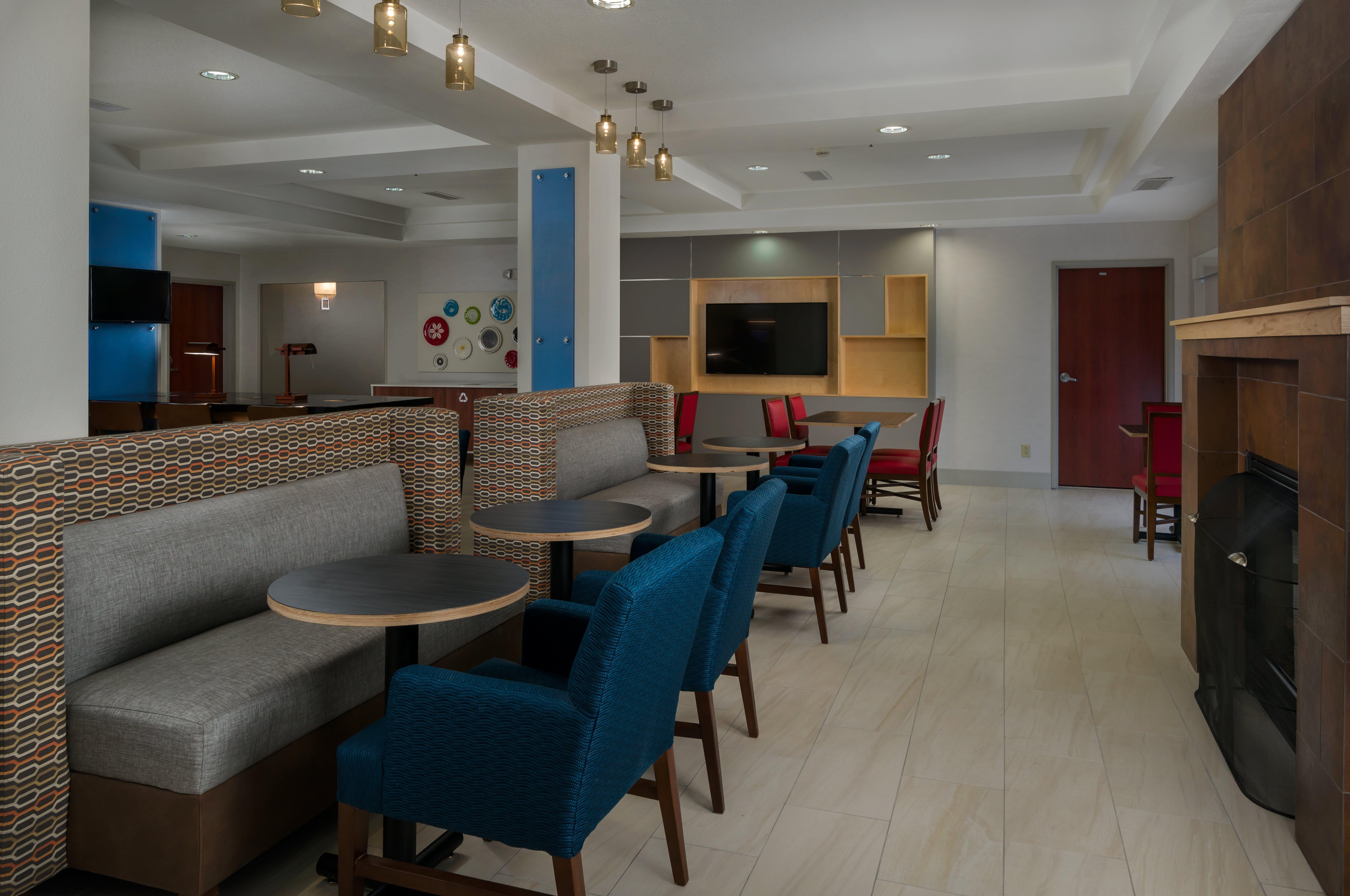 Holiday Inn Express Lawrence By Ihg Buitenkant foto