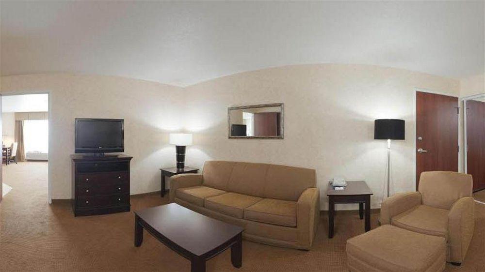 Holiday Inn Express Lawrence By Ihg Buitenkant foto