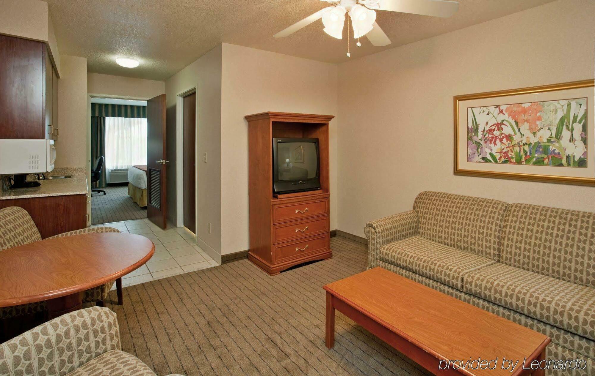 Holiday Inn Express Lawrence By Ihg Buitenkant foto