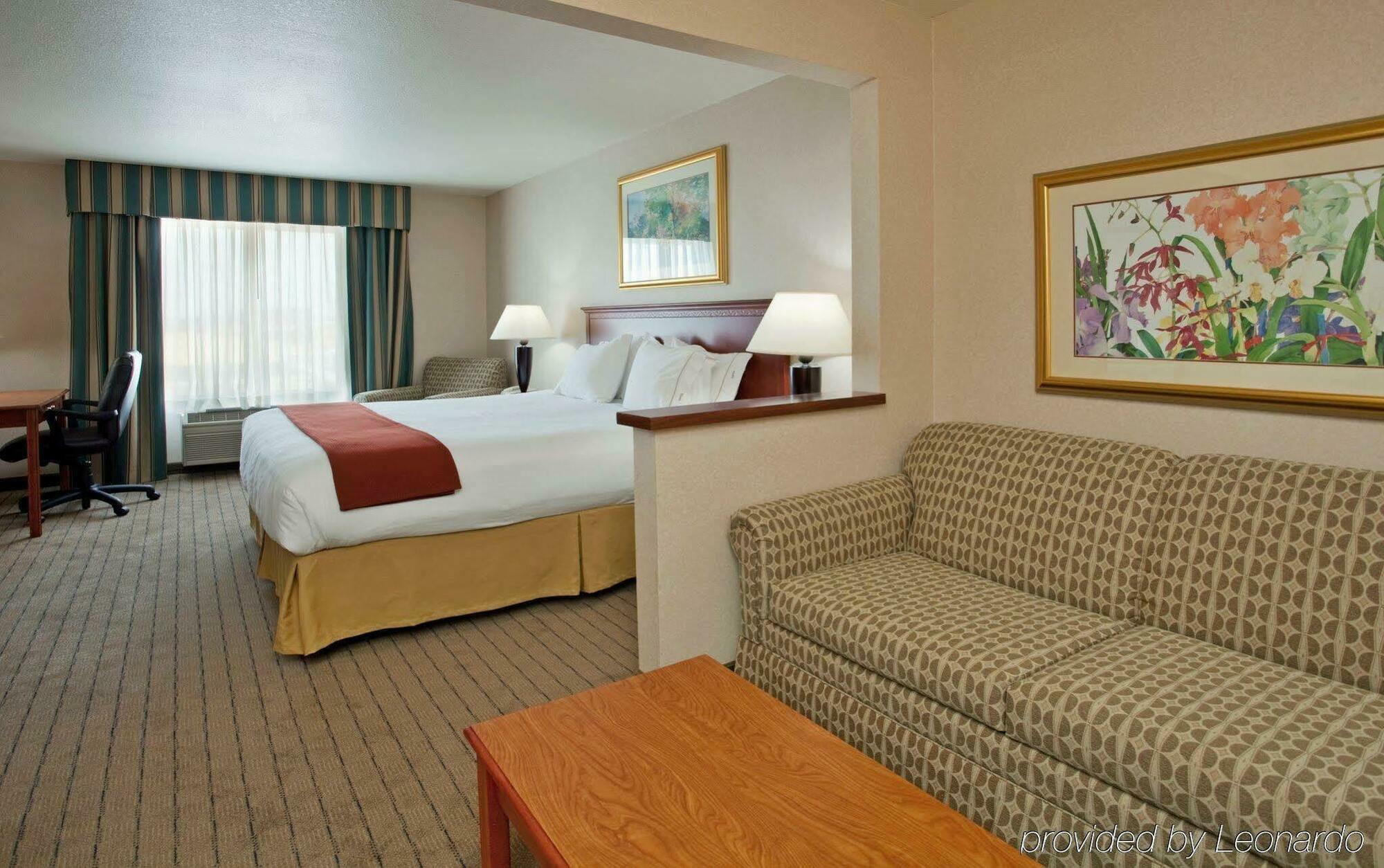 Holiday Inn Express Lawrence By Ihg Buitenkant foto